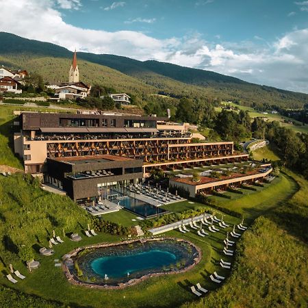 Santre Dolomythic Home Брессаноне Экстерьер фото Aerial view of the hotel