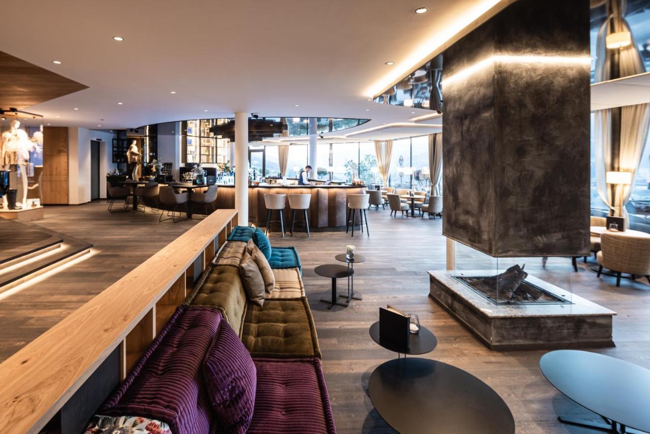 Santre Dolomythic Home Брессаноне Экстерьер фото The lounge at the airport