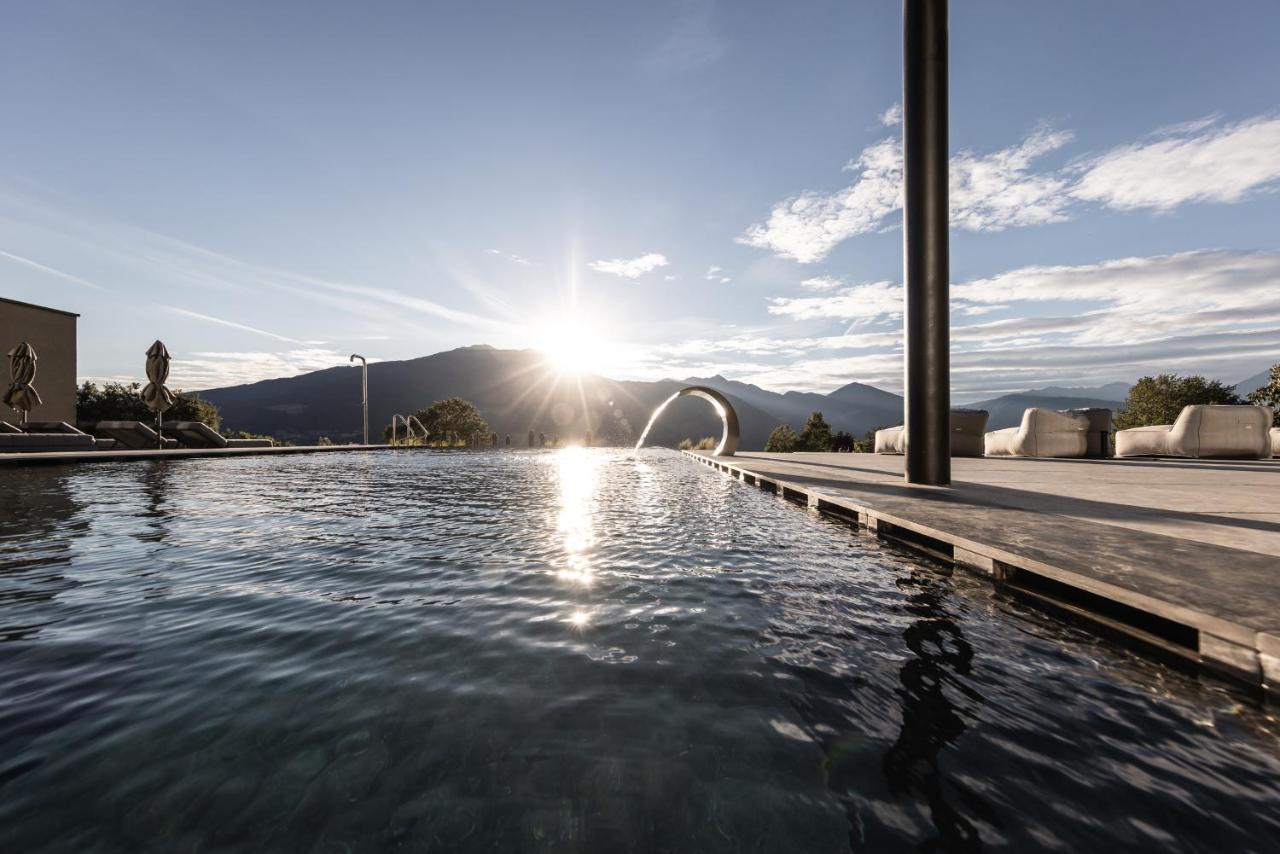 Santre Dolomythic Home Брессаноне Экстерьер фото The outdoor pool at the AQUAVIA spa