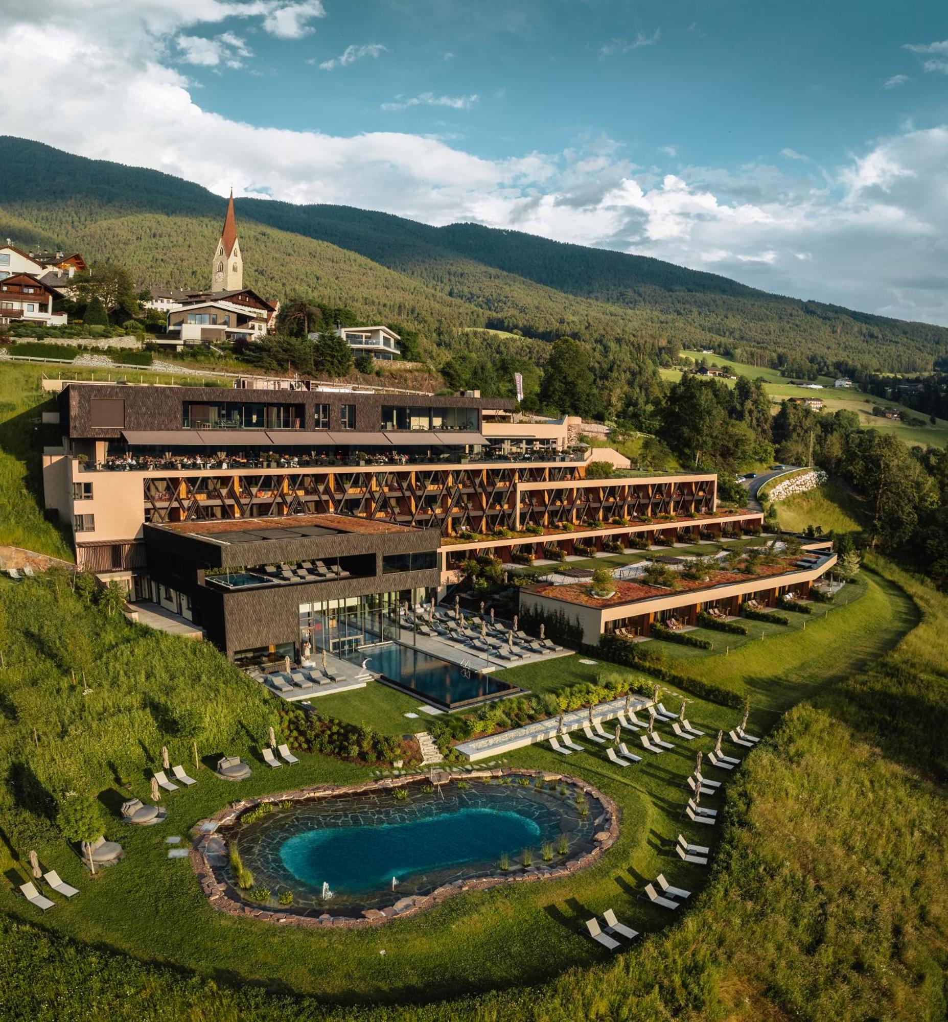 Santre Dolomythic Home Брессаноне Экстерьер фото Aerial view of the hotel