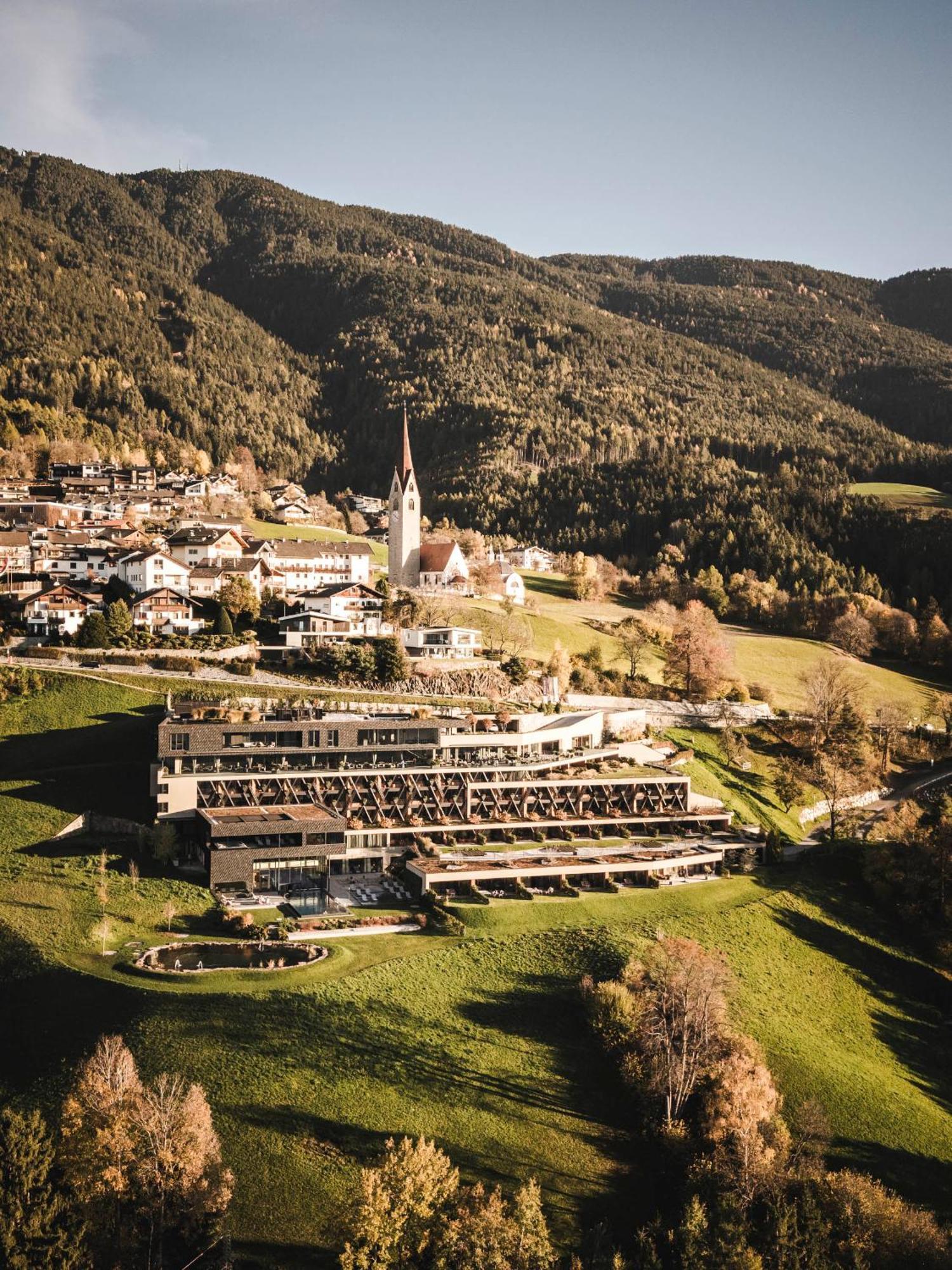 Santre Dolomythic Home Брессаноне Экстерьер фото The village of St. Anton am Arlberg